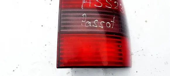 Volkswagen PASSAT B4 Rear/tail lights 3A9945112B
