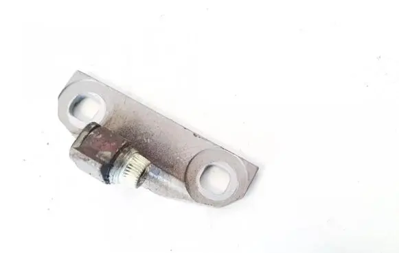 Volvo V70 Front door upper hinge