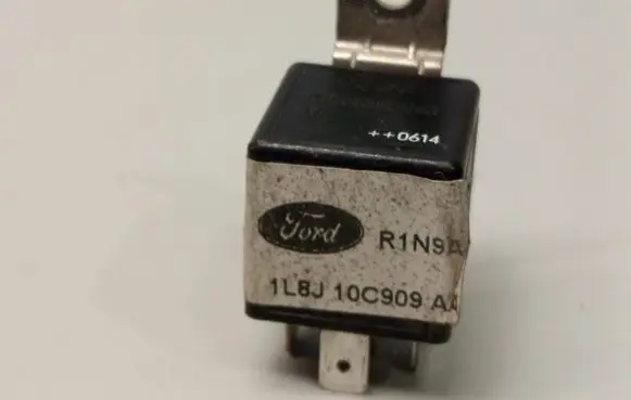 Ford Focus C-MAX Other relay 1L8J10C909AA