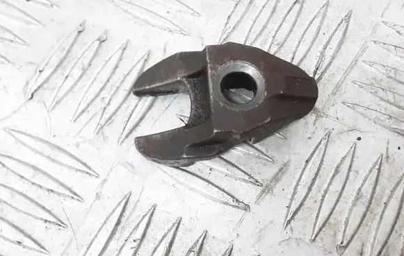 Citroen C4 II Picasso Fuel Injector clamp holder 23837