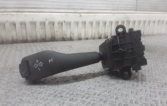 BMW 3 E46 Indicator stalk 8363668