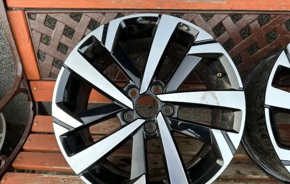 Volkswagen Polo VI R16 alloy rim 