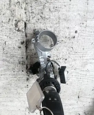 Opel Astra J Ignition lock 20939745