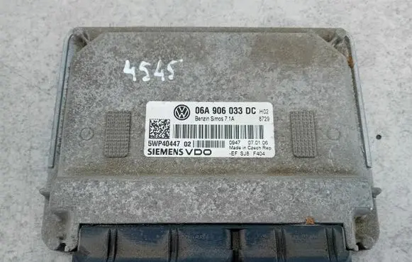 Volkswagen Golf Plus Engine control unit/module ECU 06A906033DC