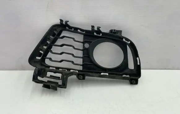 BMW 4 F36 Gran coupe Fog light bracket 8057323 19017412 551061017108