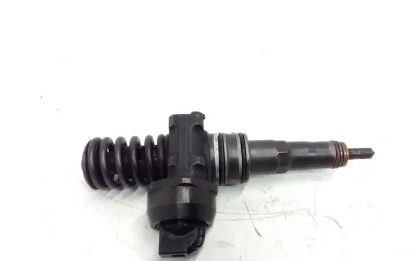 Volkswagen Golf Plus Fuel injector 038130073BN 0414720313