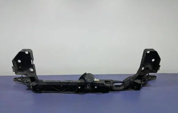 Renault Clio III Front bodywork piece 8200290143