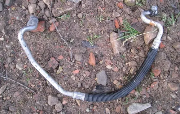 Nissan Note (E11) Air conditioning (A/C) pipe/hose 924909U200