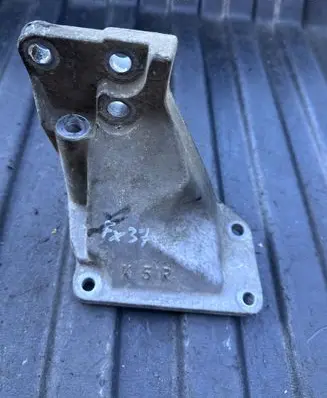 Infiniti FX Engine mounting bracket K5R