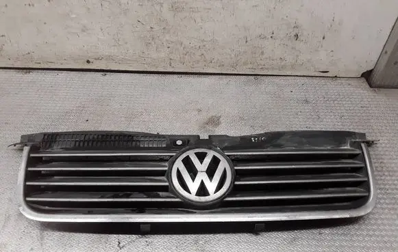 Volkswagen PASSAT B5.5 Front bumper upper radiator grill 3B0853651L 3B0853651B