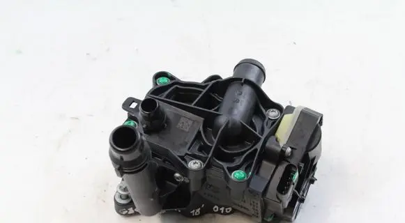 Thermostat/thermostat housing