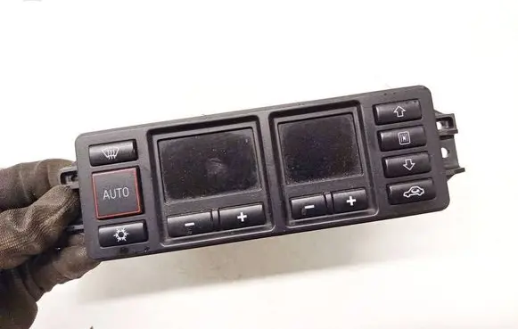 Audi A4 S4 B5 8D Climate control unit 8l0820043b 5hb00760800