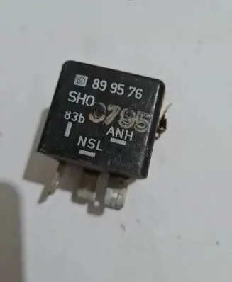 Volkswagen Multivan T4 Tow bar relay 701945383