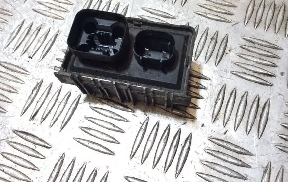 Opel Insignia A Glow plug pre-heat relay 55574293