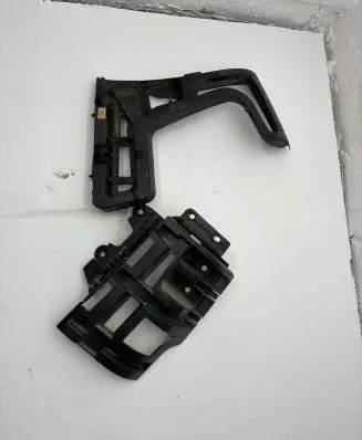 Peugeot 5008 Bumper support mounting bracket corner 968624780 2005722 2005726