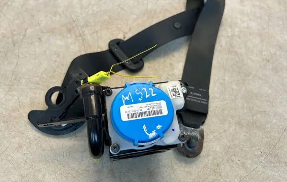 Toyota Aygo AB40 Rear seatbelt 067832 KR1KJ4519P 308043599JN7AP