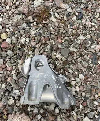 BMW X6 F16 Engine mounting bracket 6853208