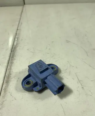 Volkswagen Golf V Airbag deployment crash/impact sensor 1K0955557A