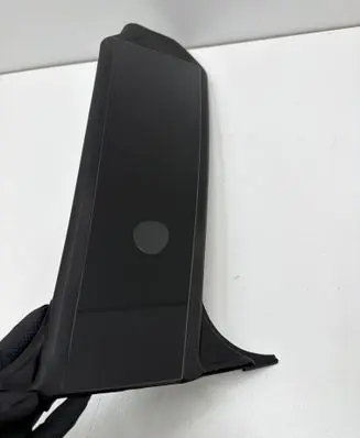 Tesla Model Y (B) pillar trim (top) 189933300B CBG24253017200