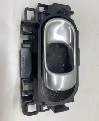 Loading door interior handle