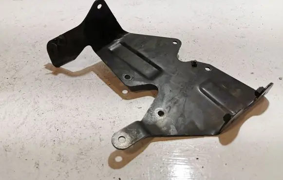 Audi Q7 4M Other engine bay part 4M1819013B