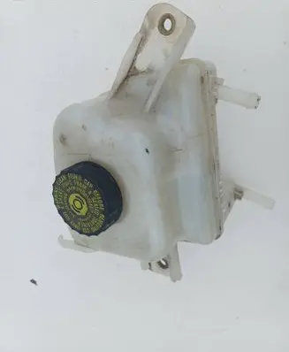 Brake fluid reservoir