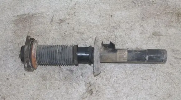 Volkswagen PASSAT B6 Front shock absorber/damper 3C0413031N