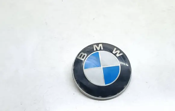 BMW 5 E60 E61 Manufacturer badge logo/emblem 8132375 51148132375