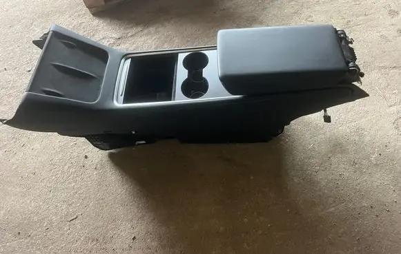 Tesla Model 3 Center console 1755501