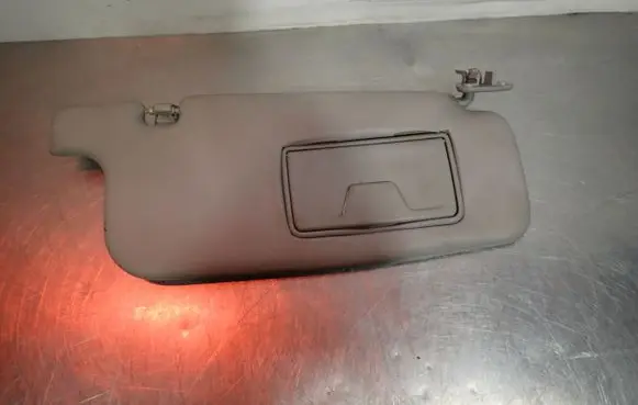 Mitsubishi Outlander Sun visor