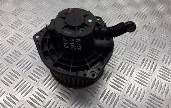 Chevrolet Aveo Front door blower motor 