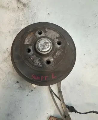 Suzuki Swift I Stub axle 321321