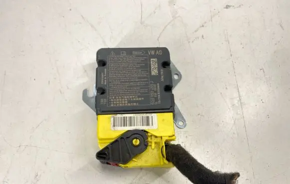 Audi A3 S3 8V Airbag control unit/module 5Q0959655J 5Q0959655JZ00