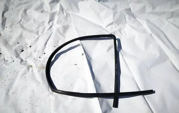 Opel Meriva A Rubber seal front coupe door 