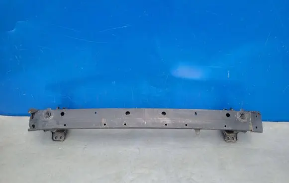 Toyota RAV 4 (XA40) Front bumper support beam 