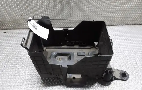 Volkswagen Jetta V Battery box tray 1K0915333C