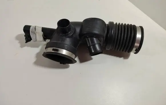 Chevrolet Camaro Air intake duct part 23340350 84486695