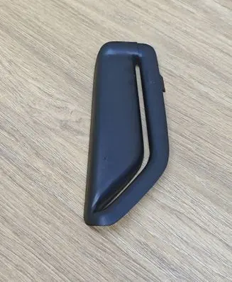 Volvo V70 Seat belt trim 1882
