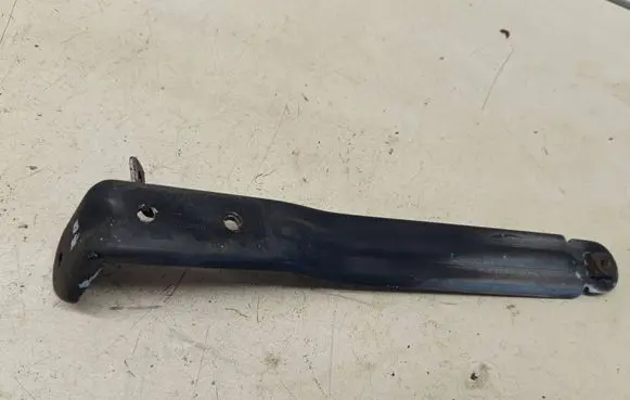 Volkswagen Phaeton Intercooler pipe mounting bracket 3D0145813