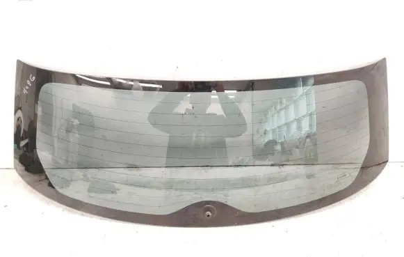 Suzuki Swift III Rear windscreen/windshield window 43R007957 M261