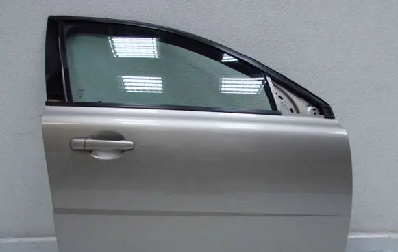 Volvo V70 Front door 53148
