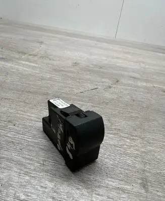 Mazda 3 I Other switches/knobs/shifts BP4K55225 11042006 03750390