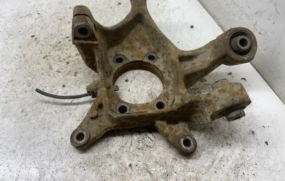 Subaru Forester SH Rear wheel hub spindle/knuckle 