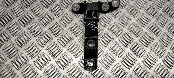 Tailgate/trunk/boot hinge