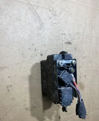 Volkswagen II LT Glow plug pre-heat relay 2D0911253 899063000