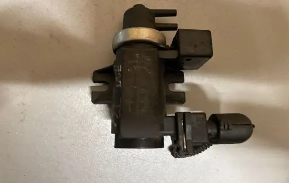BMW X5 E53 Vacuum valve 72279600