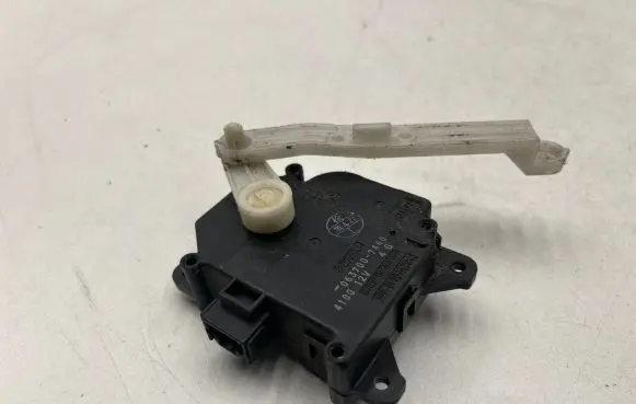Toyota Prius (XW20) Air flap motor/actuator 0637007440