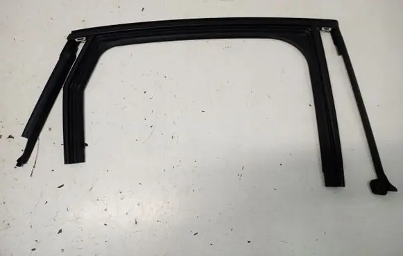 Renault Arkana Rear door glass trim molding 16903596131