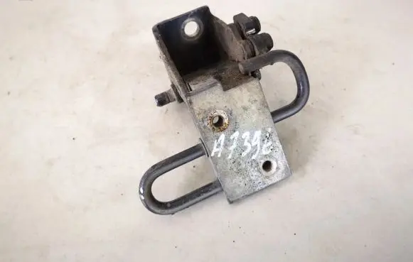 Audi A6 S6 C6 4F Rear door lower hinge 8e0833412