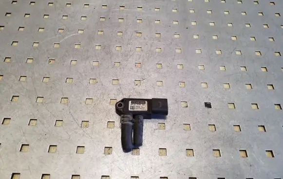 Volkswagen PASSAT CC Exhaust gas pressure sensor 076906051B
